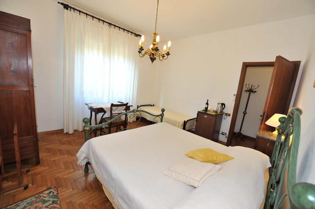 Gli Olivi Βίλα Calci Δωμάτιο φωτογραφία